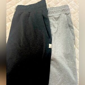 Vuori performance joggers size XS 2 pack